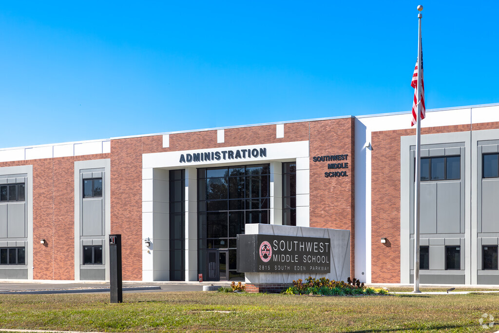 Southwest Middle School is a public school located in Lakeland, FL..