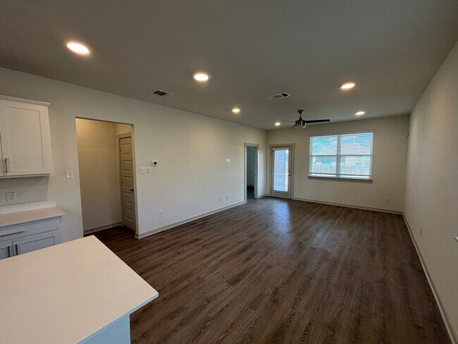 Millbrook Commons, San Marcos, TX 78666 - photo 6