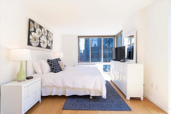 254 W 54th St unit ID1016198P, New York, NY 10019 - photo 5