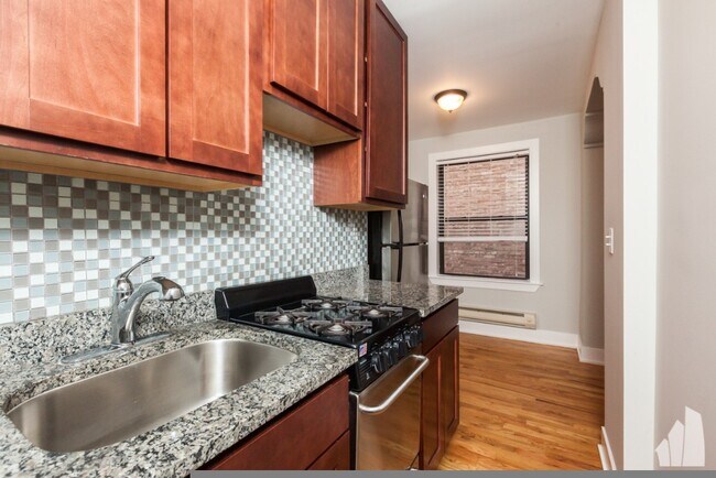 533 W Roscoe St unit 410, Chicago, IL 60657 - photo 6