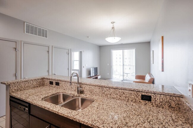 121 E Freedom Way unit ID1257378P, Cincinnati, OH 45202 - photo 6
