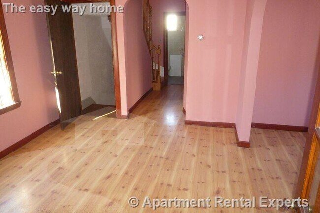 569 Main St unit 2, Medford, MA 02155 - photo 2