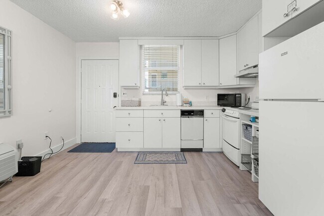 5800 Bonita Beach Rd SW unit ID1352878P, Bonita Springs, FL 34134 - photo 6