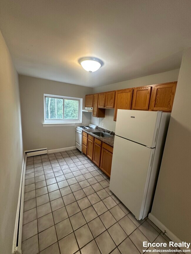 63 Selkirk Rd unit 13, Brighton, MA 02135 - photo 2