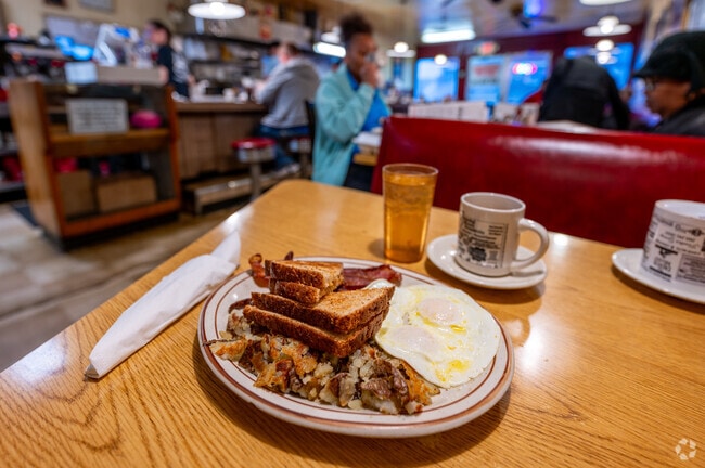 Bloomingdale is home to the city's best breakfast at Klemm's on Wells.