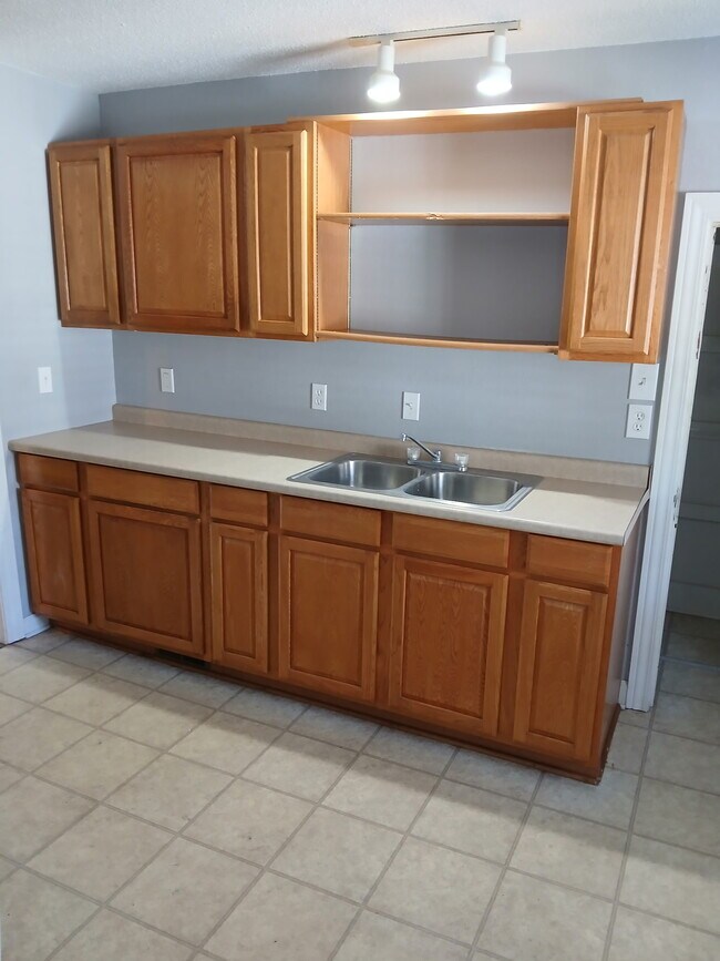 732 Polk St unit 2, Huntington, IN 46750 - photo 6