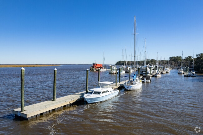 Boating is a way of life in Richmond Hill.