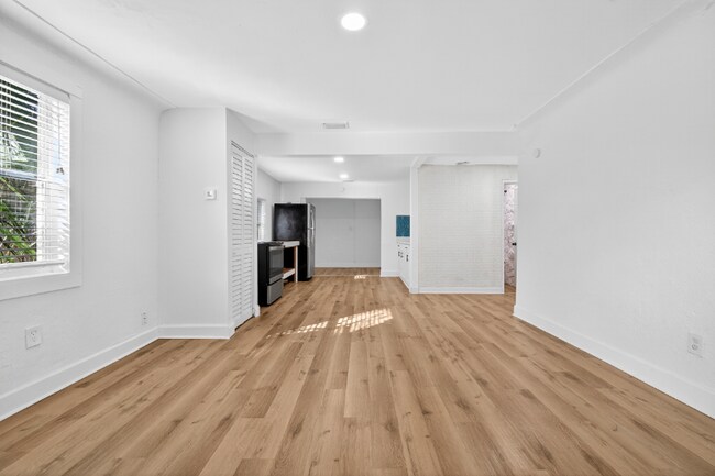 3525 50th Ave N unit A, St. Petersburg, FL 33714 - photo 6