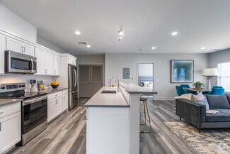 10-22 Washington Ave, Sandy Hook, CT 06482