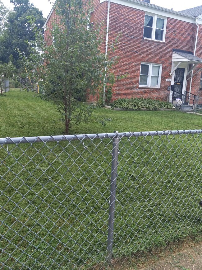 1133 Gleneagle Rd unit 1st FL, Baltimore, MD 21239 - photo 3