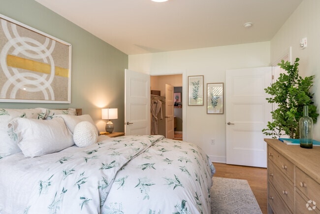 1BR, 1BA - 931SF