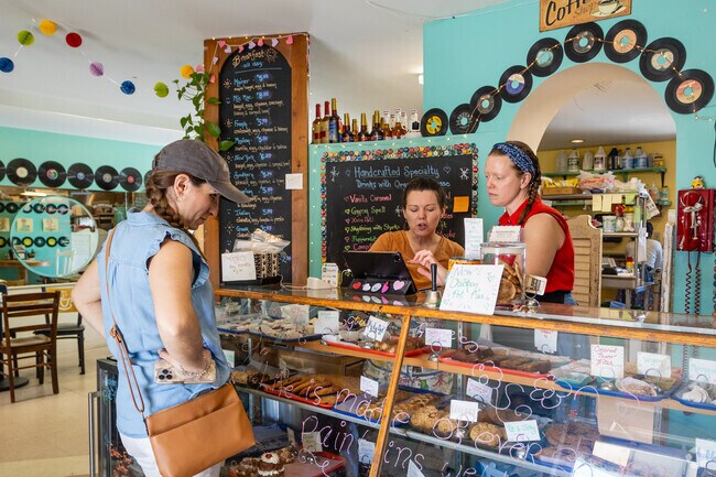 Snickerdoodles serves breakfast and lunch in Limington.