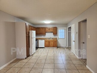 201 8th Ave SW Unit D, Decatur, AL 35601