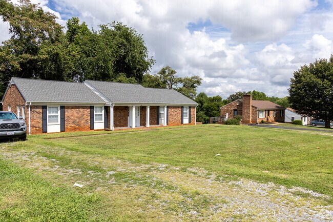 Homebuyers looking for a home in Maple Hills can expect to spend around $154 per square foot.