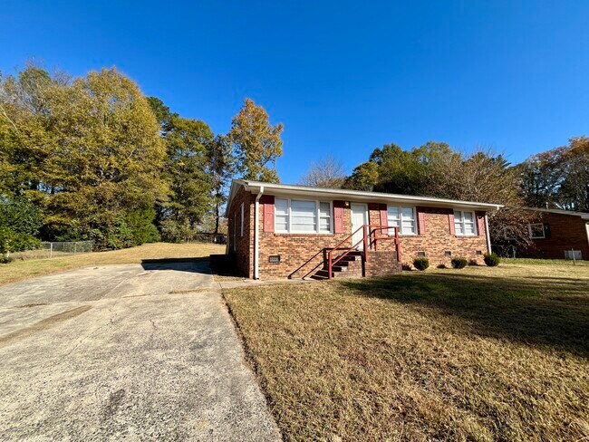 510 Martha Ave, Gastonia, NC 28052 - photo 2