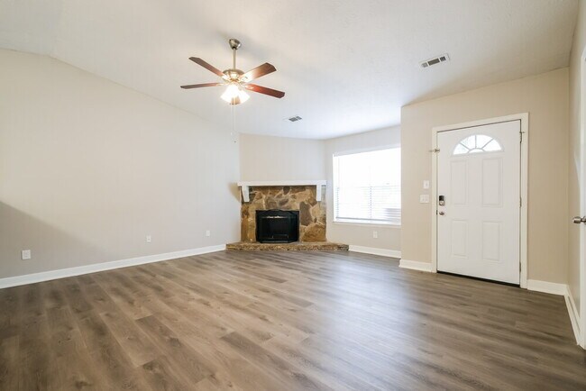 5175 Sugar Crest Dr, Sugar Hill, GA 30518 - photo 4