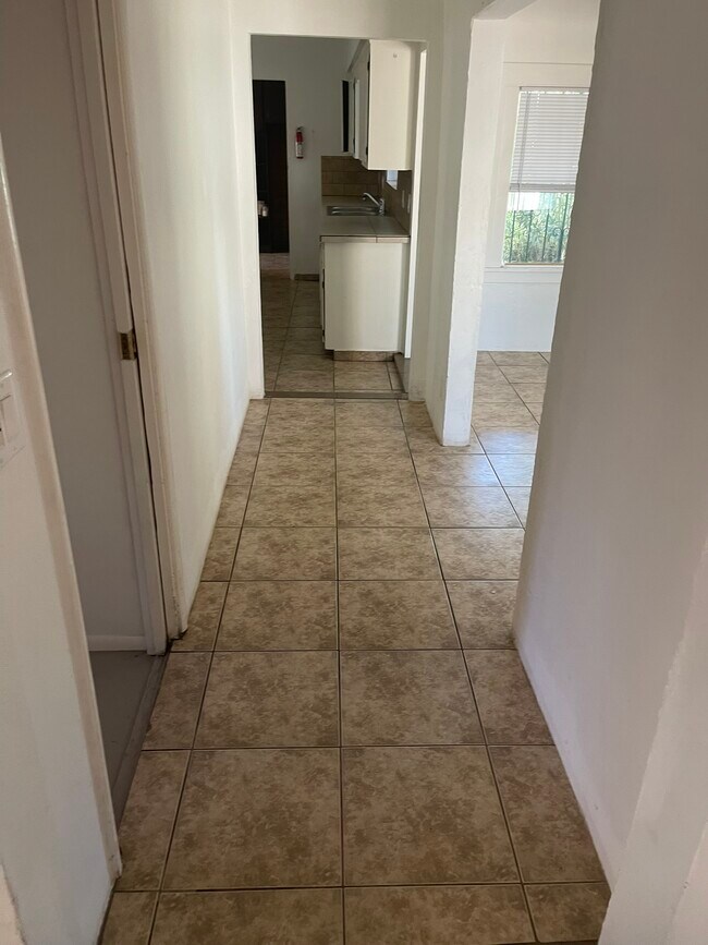 3027 N Geronimo Ave, Tucson, AZ 85705 - photo 6