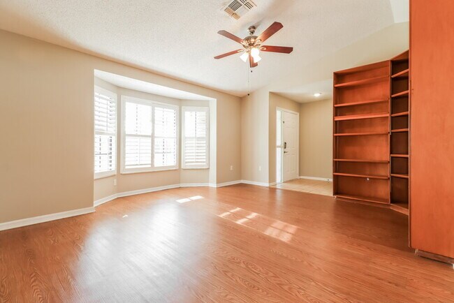 8533 Gum Tree Ave, New Port Richey, FL 34653 - photo 4