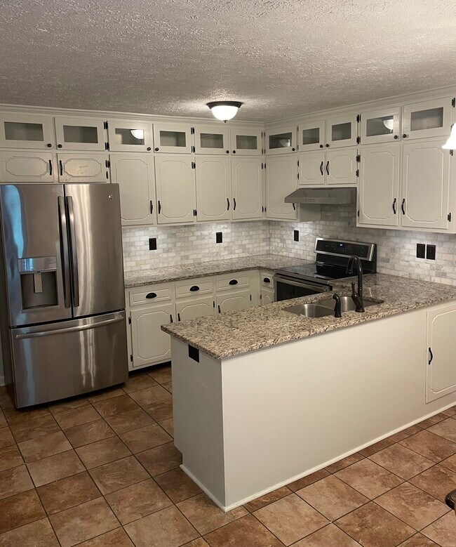 2203 Ladd Dr, Clarksville, TN 37043 - photo 5