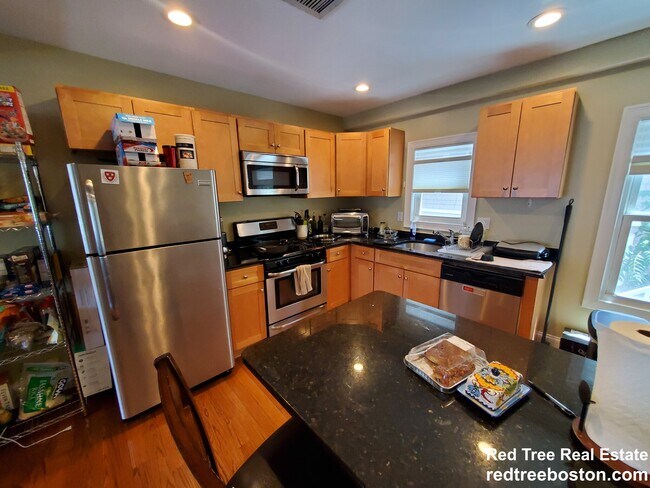 18 Plainfield St, Jamaica Plain, MA 02130 - photo 5
