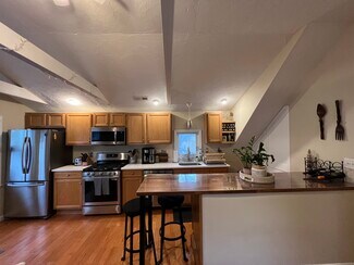 3 Knox Ct Unit 2, Natick, MA 01760