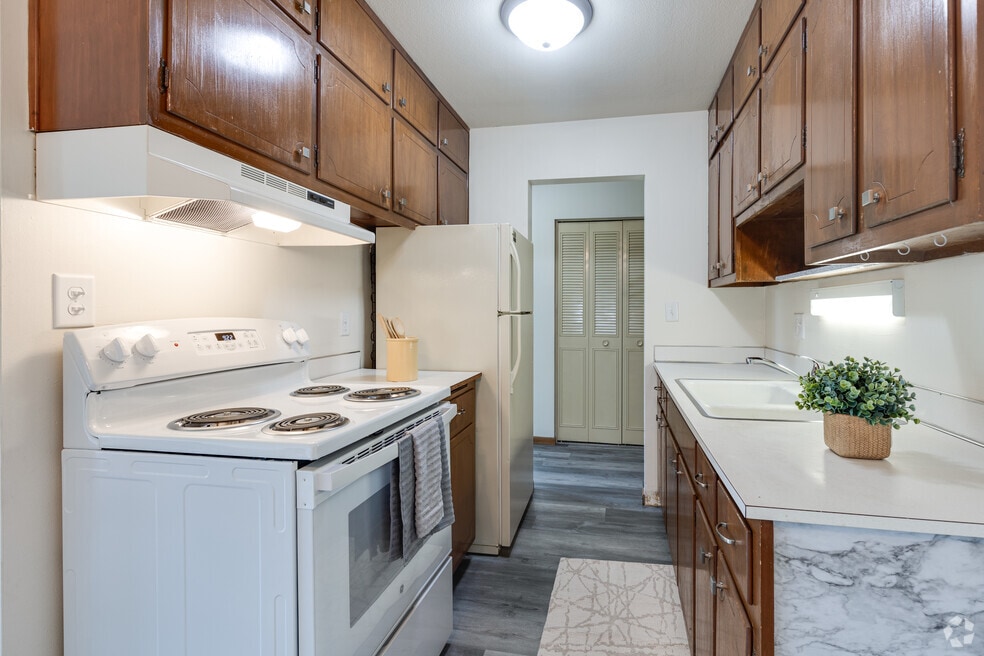 Colonial Terrace, West Saint Paul, MN 55118 - photo 1