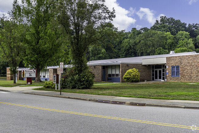 Theunis Dey School is an above-average, public school located in Wayne, NJ.