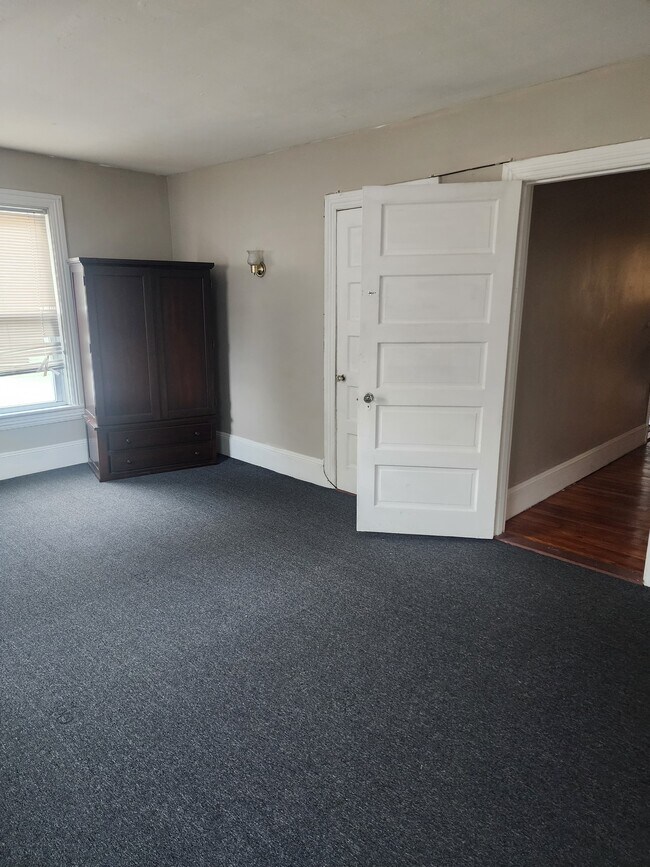 18 Bay State Rd, Pittsfield, MA 01201