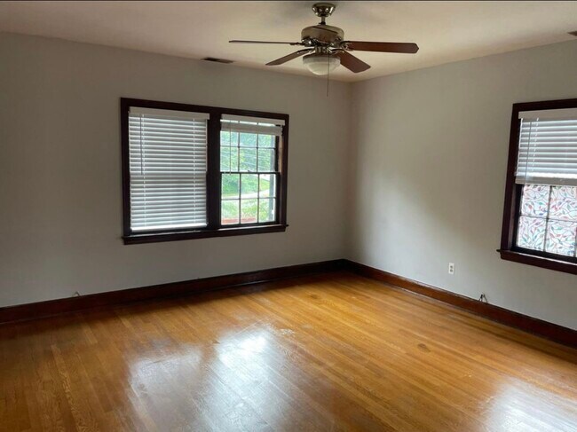 4834 Reservoir Rd NW unit 1, Washington, DC 20007 - photo 3