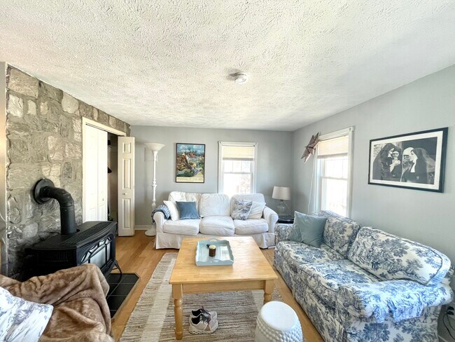 525 E 3rd St unit 3F, Boston, MA 02127 - photo 2