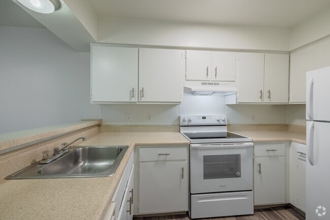 2BR, 1BA Kitchen