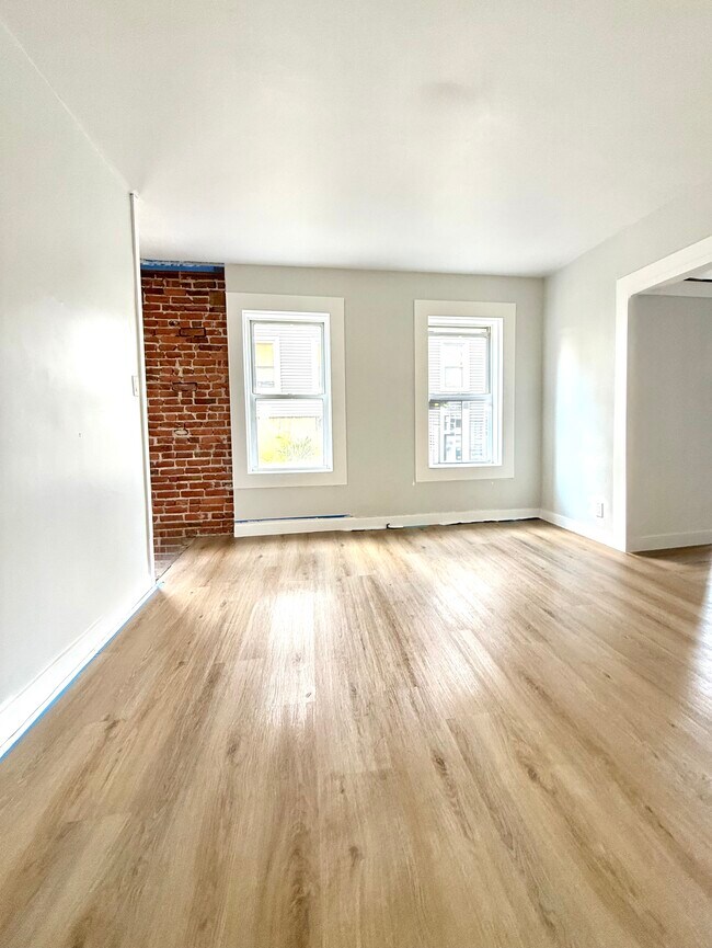 189 Daly Ave Unit First Floor - 3 BR, New Britain, CT 06051