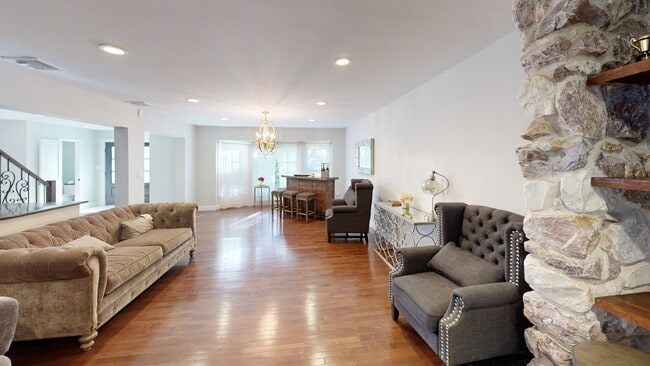 10 Stony Run Ct, Dix Hills, NY 11746 - photo 2