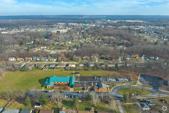 Aerial view of Muraski Elementary School and surrounding neighborhoods in Strongsville.