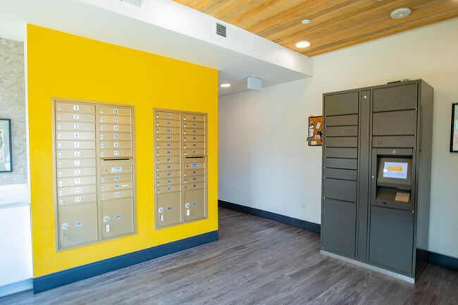 Community Lobby w/ Package Concierge