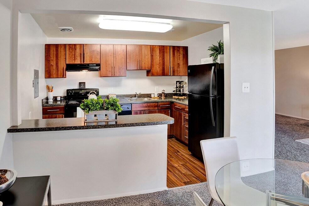 Kenilworth at Charles Apartments, Towson, MD 21204 - photo 1