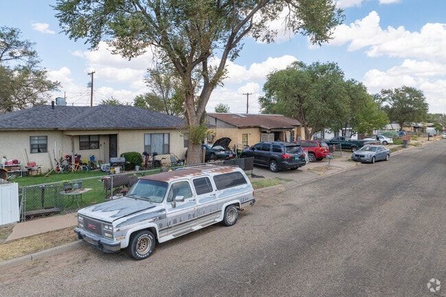 Rows of affordable craftsman homes line the streets of Mauldin.