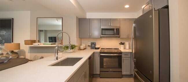 30 Cambridgepark Dr unit 2142, Cambridge, MA 02140 - photo 3