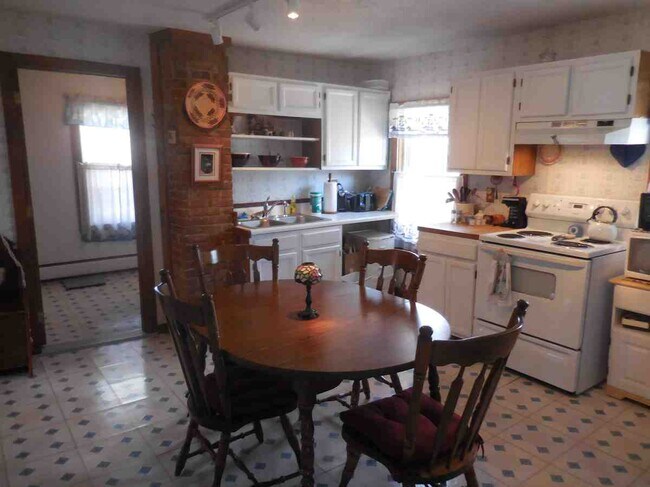 19 Water St unit 19 Water Street, Easthampton, MA 01027 - photo 2