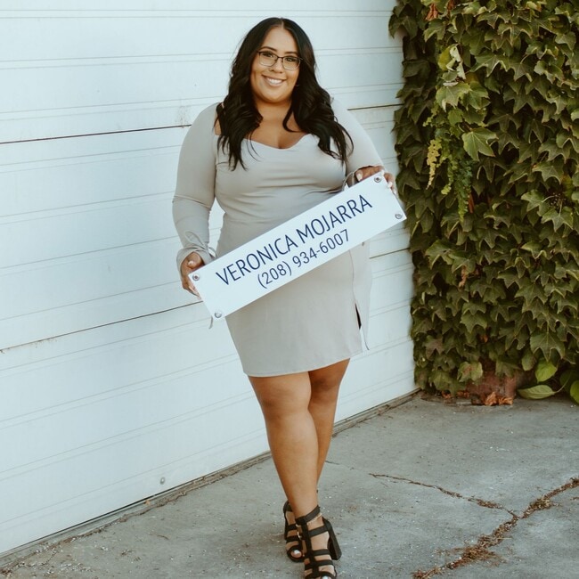 Veronica Mojarra-Robles