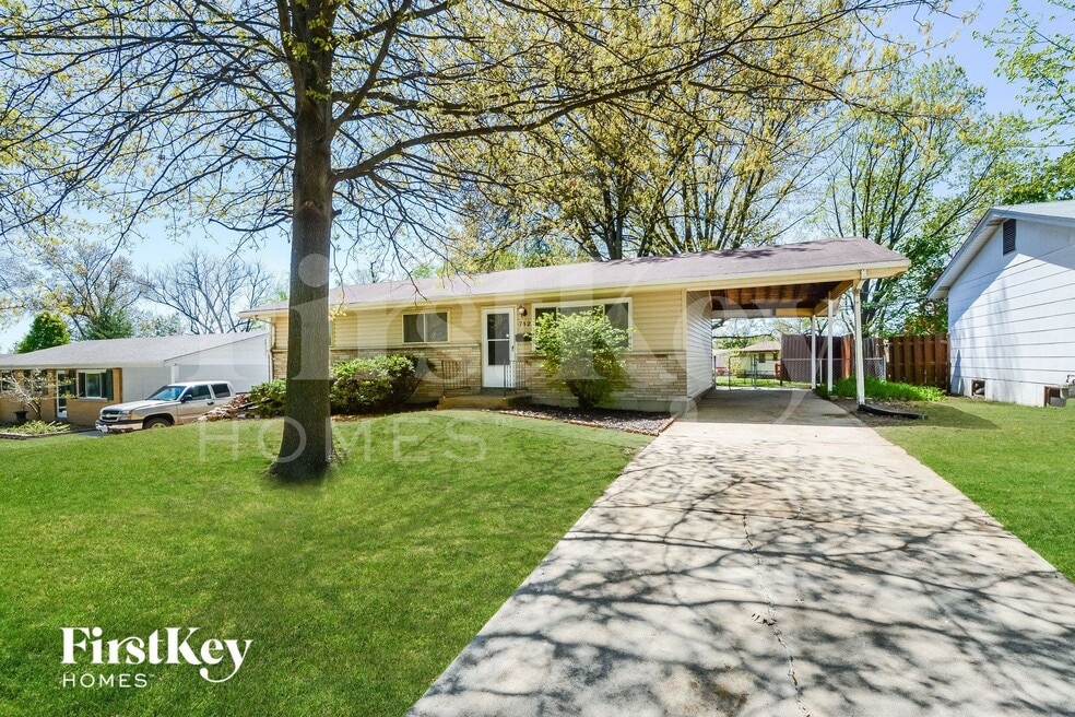 712 Undercliff Dr, Hazelwood, MO 63042 - photo 1