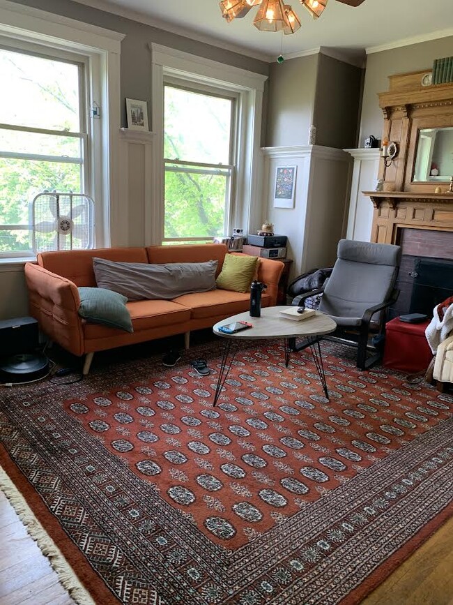 96 Winthrop Rd Unit 2, Brookline, MA 02445