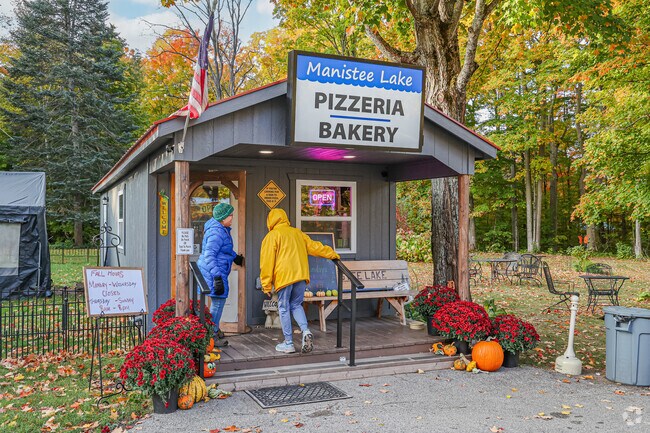 Manistee Lake Pizzeria & Bakery is a cozy establishment nestled in the woods of Kalkaska.