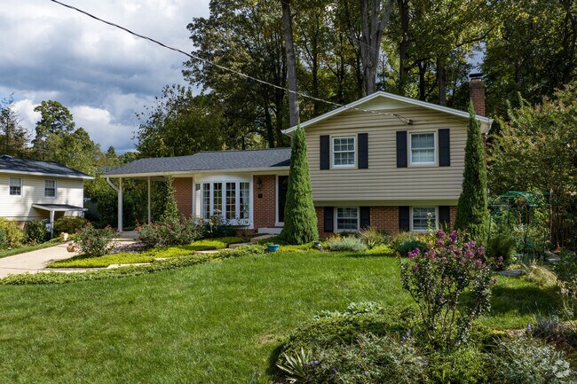 George Mason residents take pride in their landscaping.