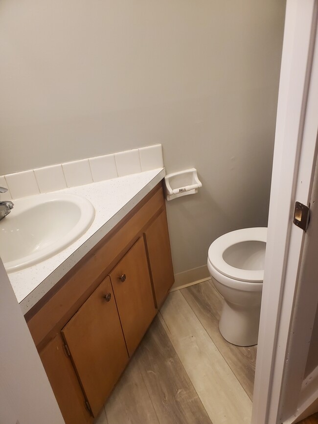 20 Eastgate Ave W, West Jefferson, OH 43162 - photo 5