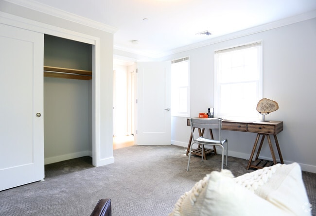 bedroom 2br