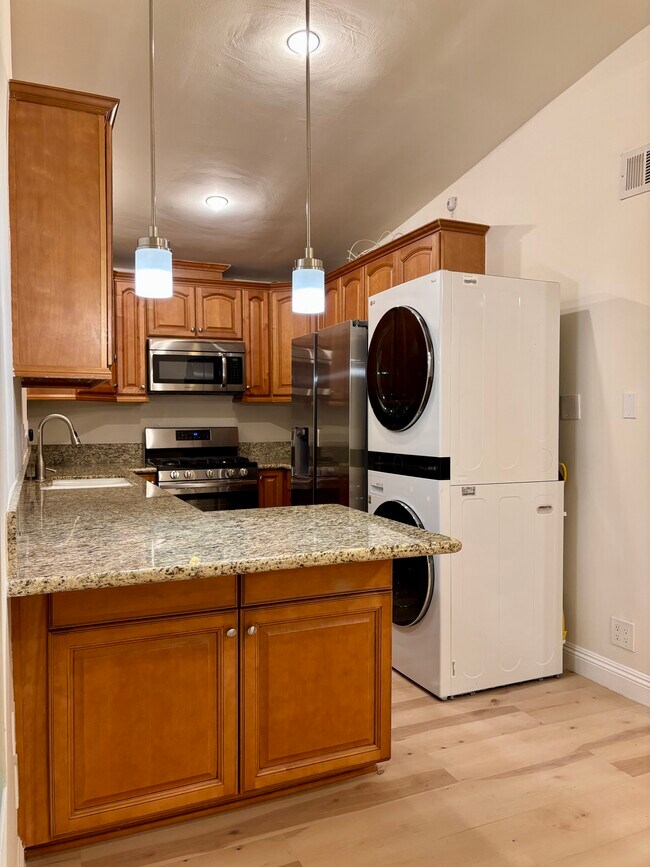 538 Brooks Ave Unit 3, Venice, CA 90291