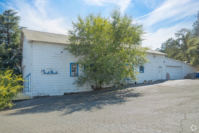 Find your next great read at Lisa's Book Nook.