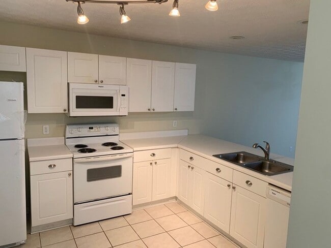 1477 N Donahue Dr, Auburn, AL 36830 - photo 2