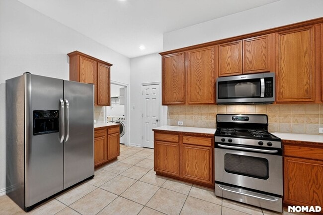 1020 Fair Oaks Dr, Grand Prairie, TX 75052 - photo 6